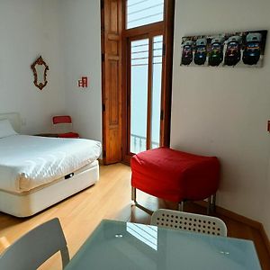 Studio met een King Size Bed